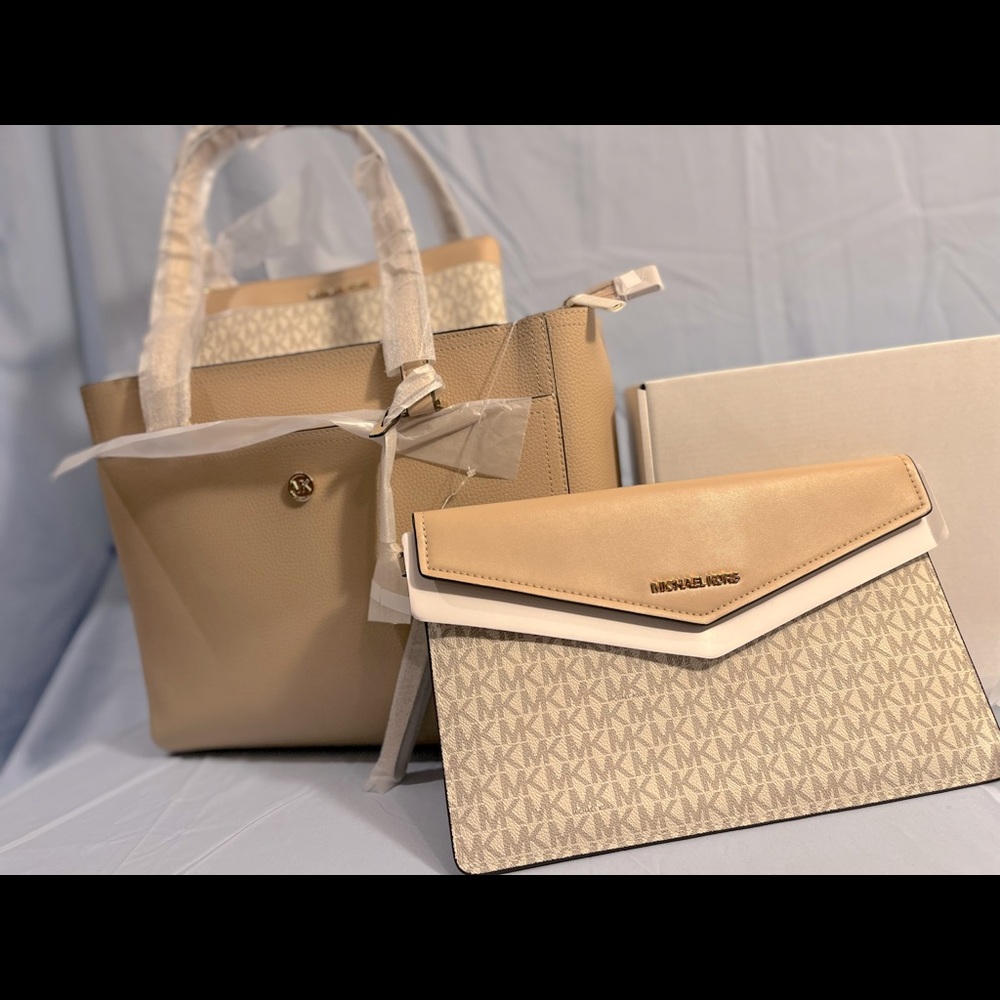 LARGE MICHAEL KORS 3 PIECE MYSTERY BOX